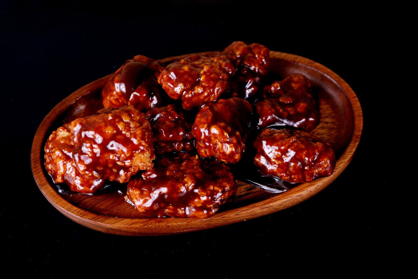 Plate of Boneless Chicken Wings 